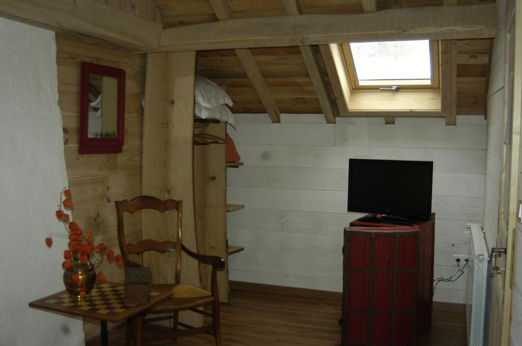 Chambres D'Hotes Au Vieux Logis Nistos Exterior foto